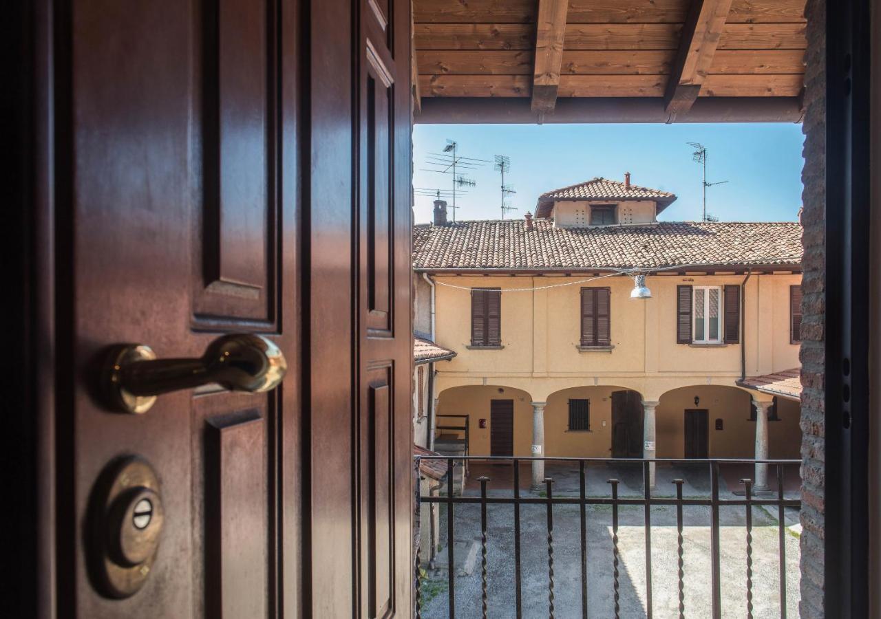 Bed & Breakfast La Corte And Restaurant - Free Parking - 10 Minutes To The And Centre Tavernerio