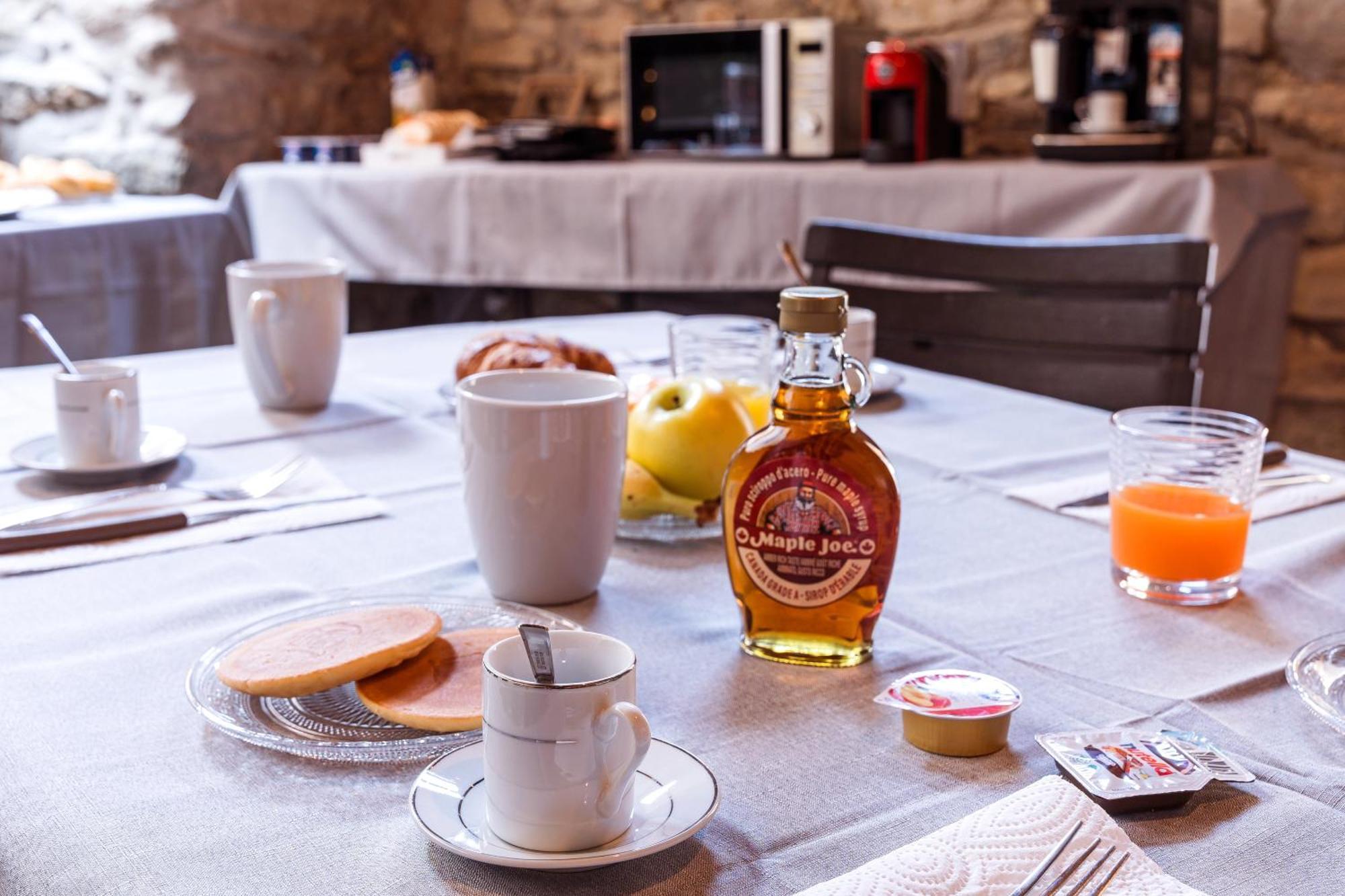 La Corte And Restaurant - Free Parking - 10 Minutes To The And Centre Bed & Breakfast Tavernerio